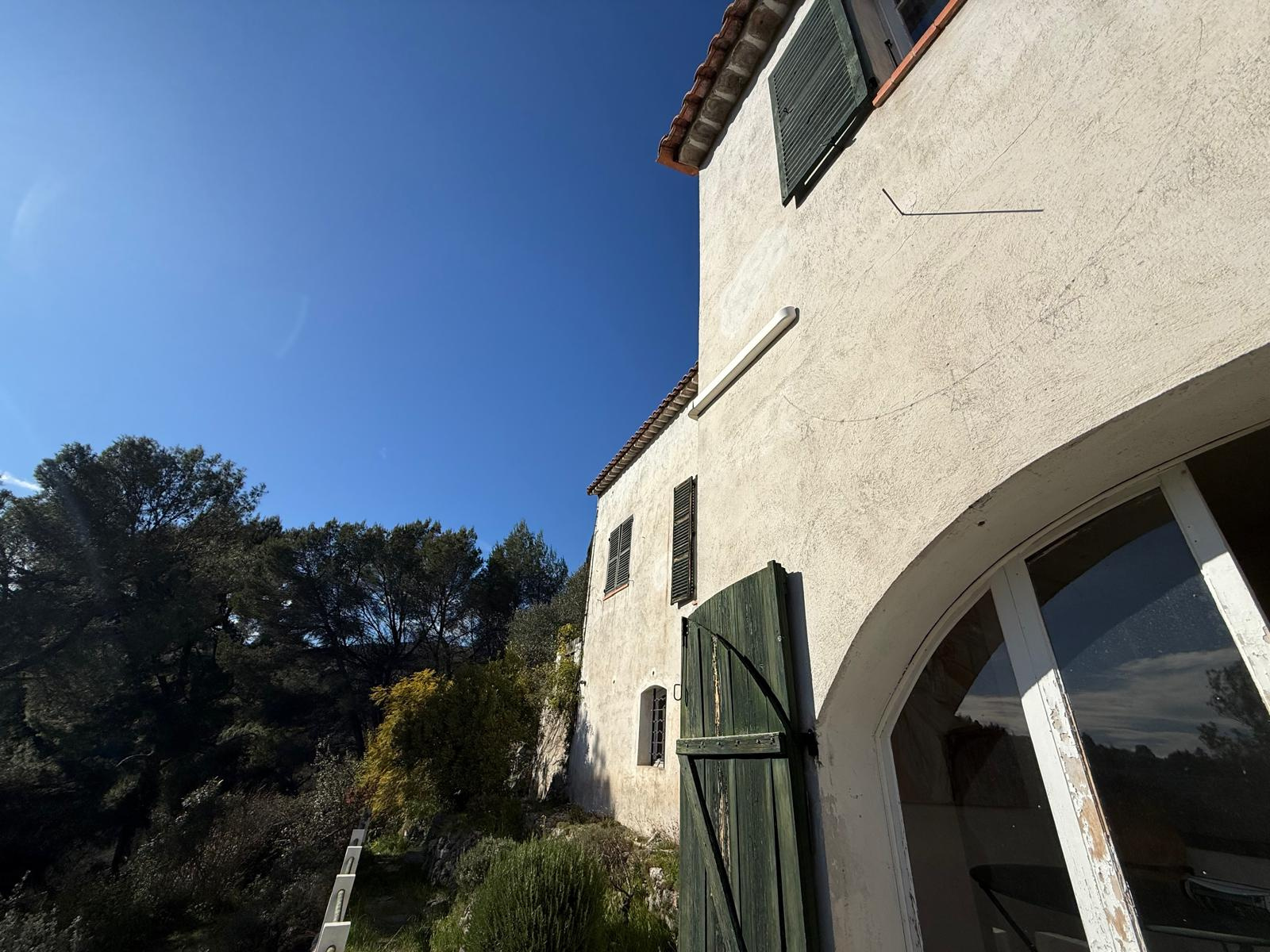 Falicon   Maison individuelle avec vue dégagée - fort potentiel