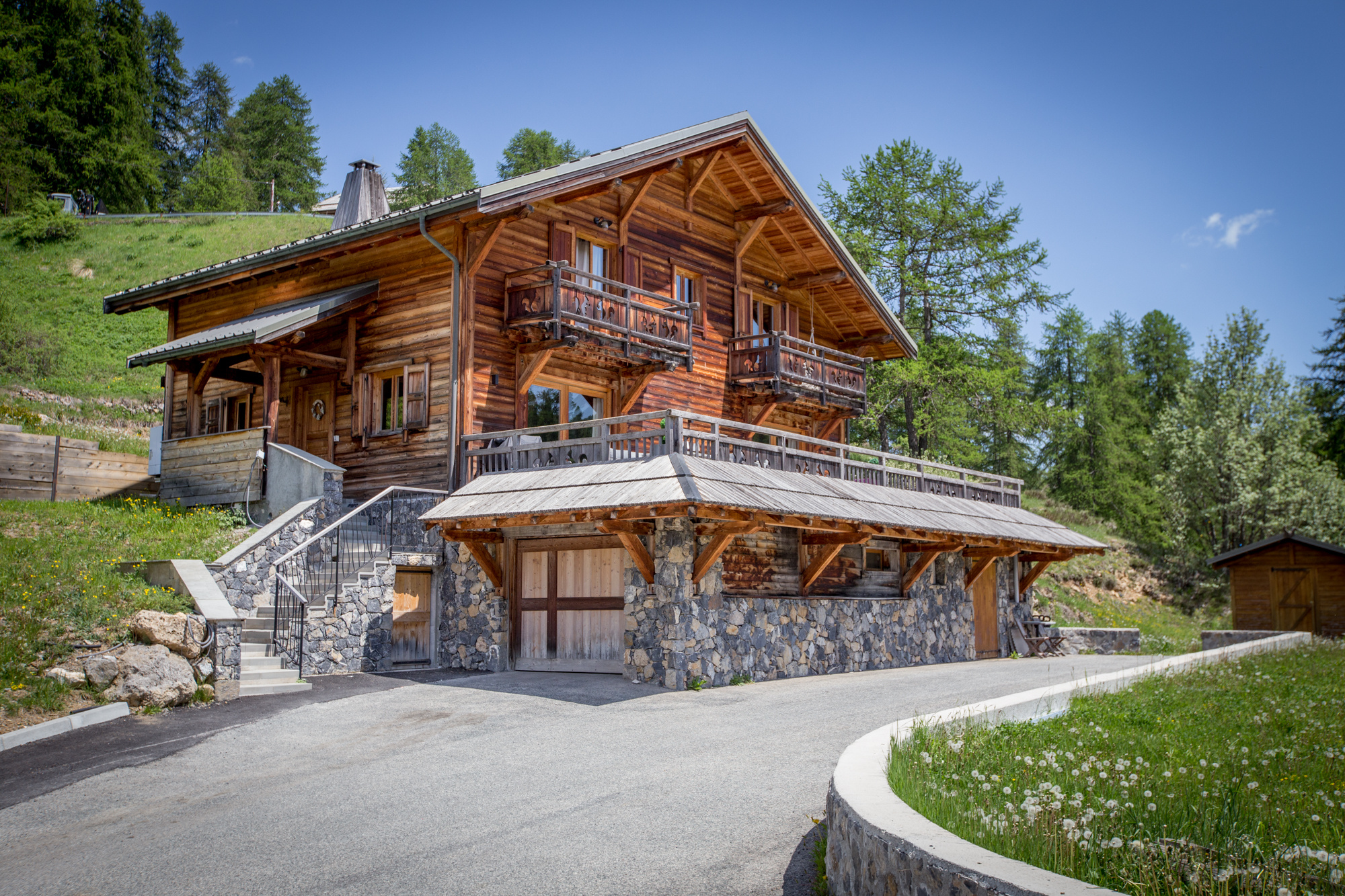 VALBERG   L’ART DE VIVRE À LA MONTAGNE DANS UN CHALET D’EXCEPTION